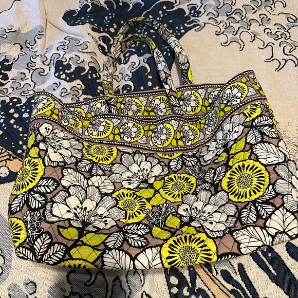 Vera Bradley Citron Bags - Picture 4 of 6